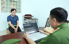 Ra lệnh bắt tạm giam giám đốc phòng giao dịch Lương Phú Quới 35 tuổi