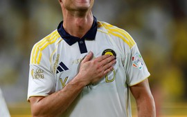 Không chỉ làm "công ăn lương", Ronaldo vung tiền mua cổ phần Al Nassr?