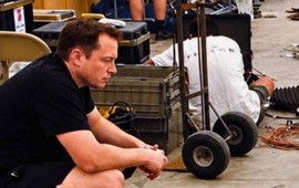 Khi bạn nghĩ đến việc bỏ cuộc, hãy nhớ đến bức ảnh này của Elon Musk năm 2006