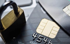 Hàng loạt người dân bị phong tỏa tài khoản ngân hàng sau một giao dịch nhận tiền: Công an chỉ rõ nguyên nhân