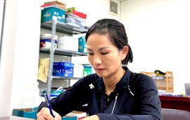 Nguyễn Thị Hằng SN 1986 về nước đầu thú