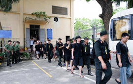 Triệt phá tụ điểm công nghệ cao, thu giữ 73 máy tính, 134 điện thoại, 20 bộ thiết bị phát sóng Wifi, 34 USB và bắt giữ 4 đối tượng