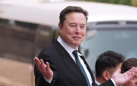 Elon Musk chính thức mất danh hiệu tỷ phú đôla