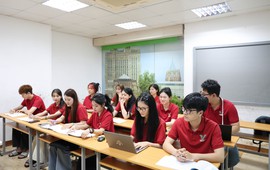 Học đại học kiểu cũ có còn đủ để "sống sót" trong thị trường lao động 10 năm tới?