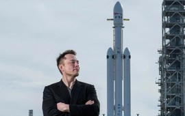 Elon Musk phải đếm tiền trong 31.700 năm mới xong