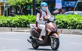 Thông tin mới về đợt nắng nóng đặc biệt gay gắt ở miền Bắc, miền Trung