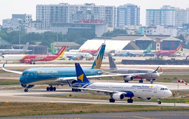 Hàng không Việt "đua" nhận máy bay mới giữa cao điểm hè