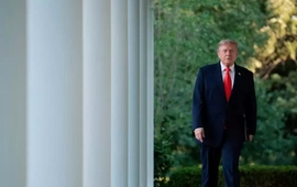 Tổng thống Mỹ Trump dọa áp thuế 100% với mọi quốc gia đánh thuế dịch vụ số