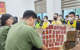 Triệt phá đường dây mua bán 5.000 tài khoản ngân hàng