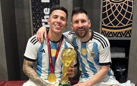 Hé lộ bức thư Enzo Fernandez viết cho Messi cách đây 10 năm: “Làm ơn đừng rời bỏ đội tuyển, Leo"