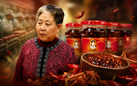 Người phụ nữ không biết chữ đứng sau lọ dầu ớt "quốc dân" của Trung Quốc, từ chối mọi SGK kinh doanh để xây dựng đế chế tỷ đô