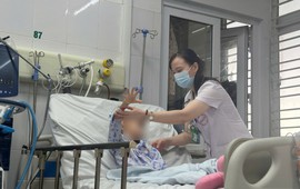 BV Bệnh Nhiệt đới Trung ương cấp cứu bé trai nhiễm virus nguy hiểm, rơi vào hôn mê chỉ sau 2 ngày