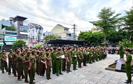 Công an đồng loạt kiểm tra 293 căn hộ tại một khu chung cư lúc rạng sáng