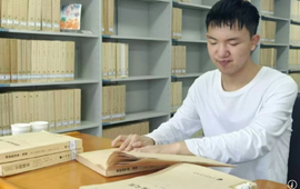 Cậu bé bị mất thị lực trở thành thủ khoa Đại học