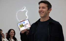 Apple thẳng thừng tố đối thủ sao chép iPhone Duo: “Có quá nhiều sự trùng hợp”
