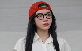 Chuyện gì đang xảy ra với LyLy?
