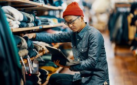 Hơn 64.000 nhân sự bán lẻ mất việc từ đầu năm 2025, riêng tháng 4 đã có hơn 7.000 người ra đi, cuộc khủng hoảng vì TMĐT và AI lan rộng