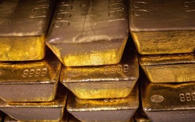 Giá vàng 29/1 vượt 5.500 USD/ounce, tăng gần 100% sau 1 năm
