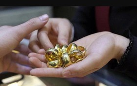 Giá vàng hôm nay 10/3: Người mua vàng nhẫn lỗ 3,5 triệu đồng/lượng sau 1 ngày