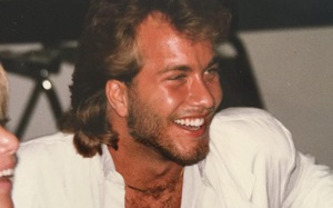 Todd Christopher: 17 tuổi bỏ học đi làm tóc, giờ là 1 trong 400 người giàu nhất nước Mỹ Todd Christopher: 17 tuổi bỏ học đi làm tóc, giờ là 1 trong 400 người giàu nhất nước Mỹ