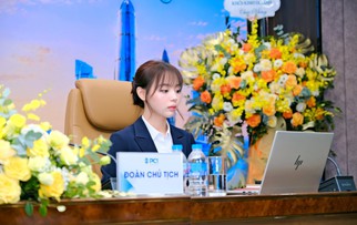 Cô gái 27 tuổi và sự hồi sinh của doanh nghiệp tỷ đô