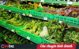 Nhân viên chuỗi bách hoá phơi bày thực tế bức bối phía sau quầy rau kệ thịt: Làm ca 12h/ngày, lương thấp nhưng đa nhiệm từ thu ngân, mổ cá, nhặt rau, xếp kho, đến... rửa thùng rác!