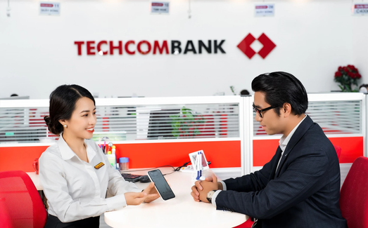 Techcombank lãi kỷ lục, nhân viên có thu nhập bao nhiêu?