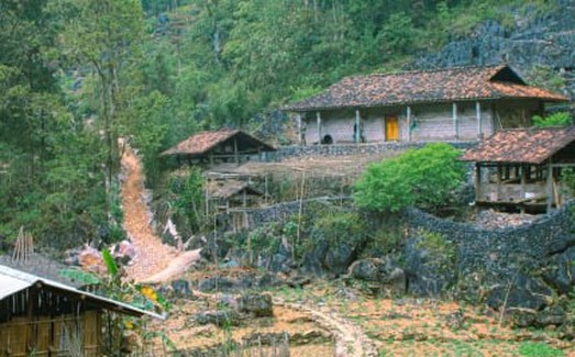 ‘Ngôi làng địa ngục’ ẩn hiện giữa núi đồi Hà Giang: Đẹp mộng mị hớp hồn du khách