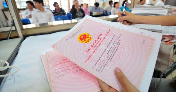 Năm 2023, trường hợp nào được miễn thuế, phí khi sang tên Sổ đỏ?