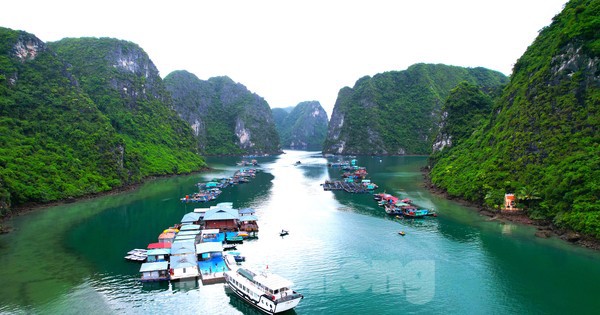 Lịch sử ít biết về làng chài cổ đẹp nhất thế giới ở vịnh Hạ Long