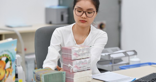 Thêm loạt ngân hàng giảm lãi suất huy động, một nhà băng ngược chiều đưa mức cao nhất lên 8,3%