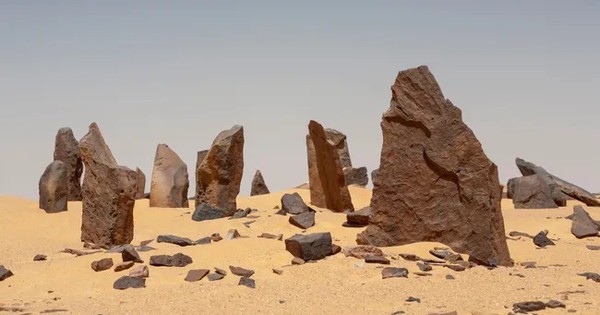 Vòng tròn đá bí ẩn ở Ai Cập có thể là đài quan sát thiên văn lâu đời nhất thế giới