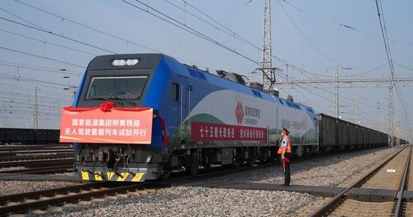 Trung Quốc lại thành công chinh phục đỉnh cao mới: Đoàn tàu nặng 10.800 tấn, dài 1,3 km hoàn toàn tự vận hành không người lái