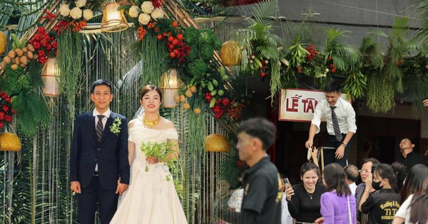 Độc lạ đám cưới trang trí bằng gần 1 tạ rau củ: Lộng lẫy chẳng kém hoa tươi, khách mời ai cũng háo hức "hái" quà mang về