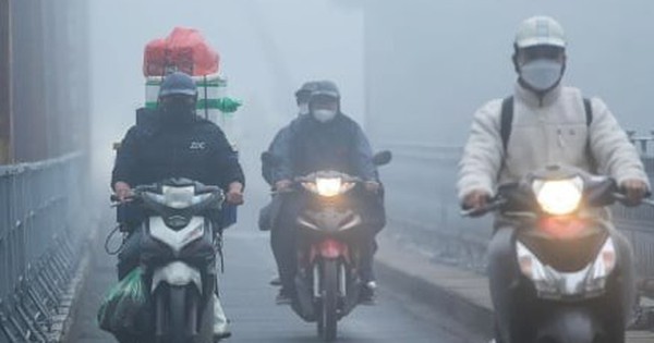 Hà Nội chìm trong sương mù dày đặc, không khí ô nhiễm nhất thế giới