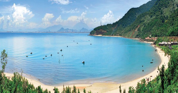 Ngoài Mỹ Khê, Đà Nẵng còn có 1 bãi biển vắng nhiều người chưa biết: Forbes ca ngợi "đẹp nhất hành tinh"