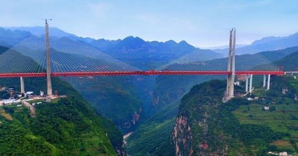 Cây cầu cao nhất thế giới ở Trung Quốc, chỉ tốn 3.500 tỷ và 3 năm xây dựng