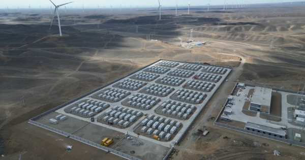 Trung Quốc đưa công nghệ lên tầm cao mới: ‘Trồng’ 100 km tuabin giữa gió lớn, xây khu trữ điện đủ 800.000 hộ dùng/ngày, tiết kiệm 900.000 tấn than, giảm 2,8 triệu tấn CO2