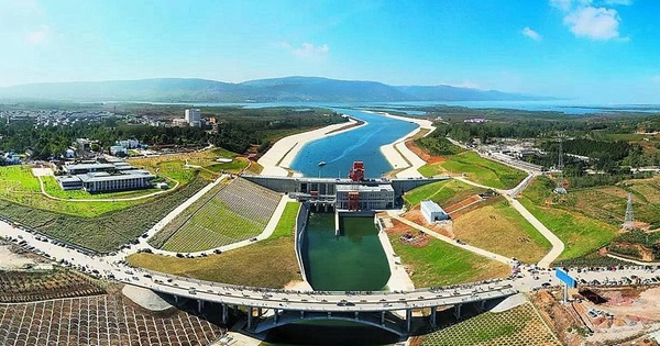 Bắc cầu, đào hầm, xẻ núi, rẽ sông, Trung Quốc xây công trình kênh khổng lồ dẫn nước ngược về phương bắc khiến thế giới kinh ngạc: Chiều dài hàng nghìn km, nguồn sống cho triệu người