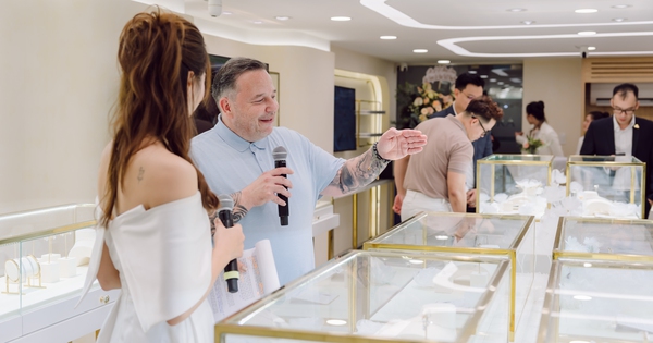 Nghệ nhân kim hoàn Mỹ 38 năm kinh nghiệm dành hơn 300 giờ chế tác, mang về Việt Nam BST kim cương triệu đô