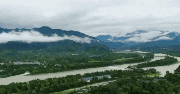 Thế giới sửng sốt trước hệ thống thuỷ lợi hơn 2.200 năm tuổi của Trung Quốc: Có từ thời nhà Tần nhưng vẫn hoạt động cực hiệu quả, vừa ngăn lũ vừa tưới tiêu đầy ngoạn mục