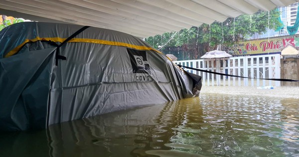 Startup cứu ô tô mùa lụt từng khiến 4 "cá mập" tranh giành: Bán tấm bạt hơn 4 triệu biến xe thành "xuồng", được Shark Bình đề nghị làm "đối tác trọn đời về vốn"