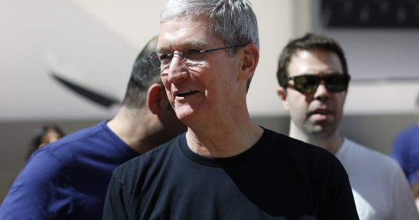 Apple Watch đã cứu mạng cha CEO Tim Cook nhờ tính năng này!