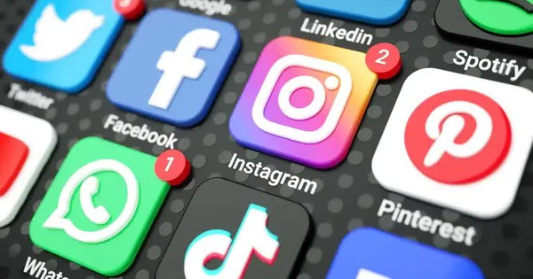 Nhiều người trẻ Việt lướt mạng xã hội hơn 3 giờ mỗi ngày