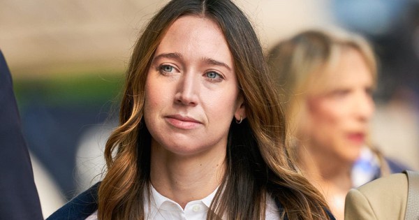 Vụ lừa đảo chấn động Phố Wall: Cô gái 28 tuổi khiến 300 chuyên gia ngân hàng bị thẩm phán gọi là ‘dại dột’