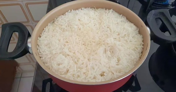 Cho 1 loại lá vào nồi cơm, cả gia đình nhận lợi ích bất ngờ