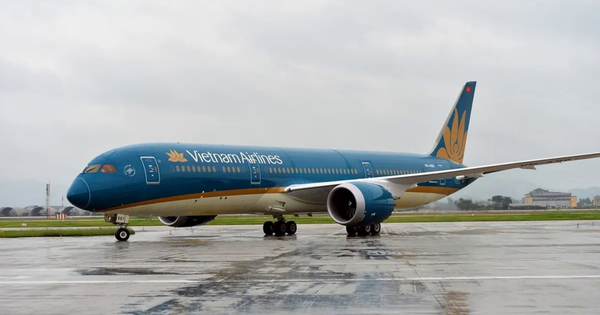 Gần 100 chuyến bay bị ảnh hưởng, nhiều hạ tầng bị ngập úng tại sân bay Nội Bài