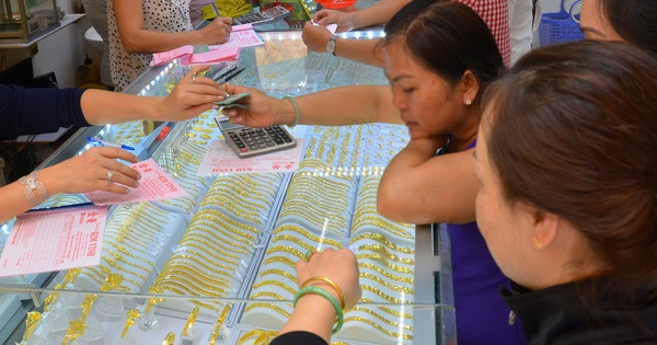 Giá vàng hôm nay, 10-10: Rơi thẳng đứng