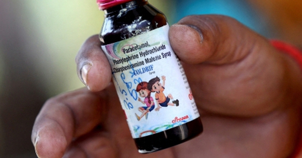 21 trẻ em tử vong, Ấn Độ bắt giữ chủ công ty sản xuất siro ho