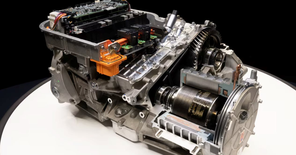 Ferrari sắp ra mắt siêu xe điện lần đầu tiên sau 77 năm: Tăng tốc chỉ sau 2,5 giây, chạy được 600 km/sạc